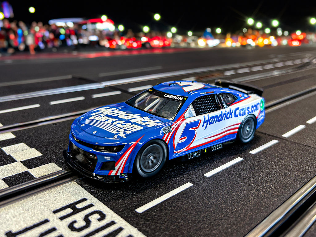 Carrera - NASCAR Camaro NextGen ZL1 "Hendrick Motorsports, Kyle Larson, No.5 Analogo, Escala 1/32