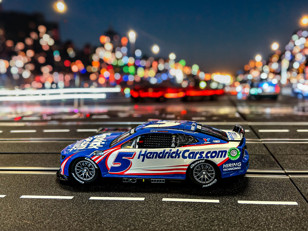 Carrera - NASCAR Camaro NextGen ZL1 "Hendrick Motorsports, Kyle Larson, No.5 Analogo, Escala 1/32
