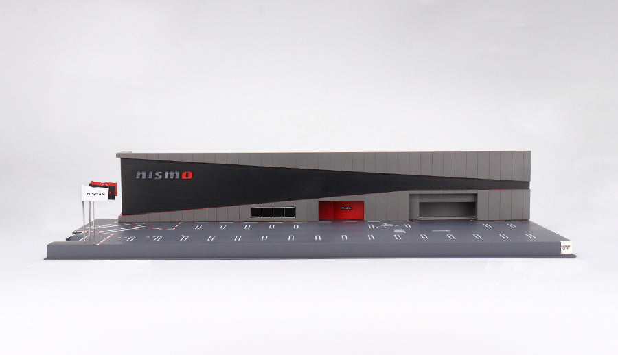 Mini GT - Diorama: NISSAN MOTORSPORTS & CUSTOMIZING CO.,LTD. NISMO OPERATION 1/64