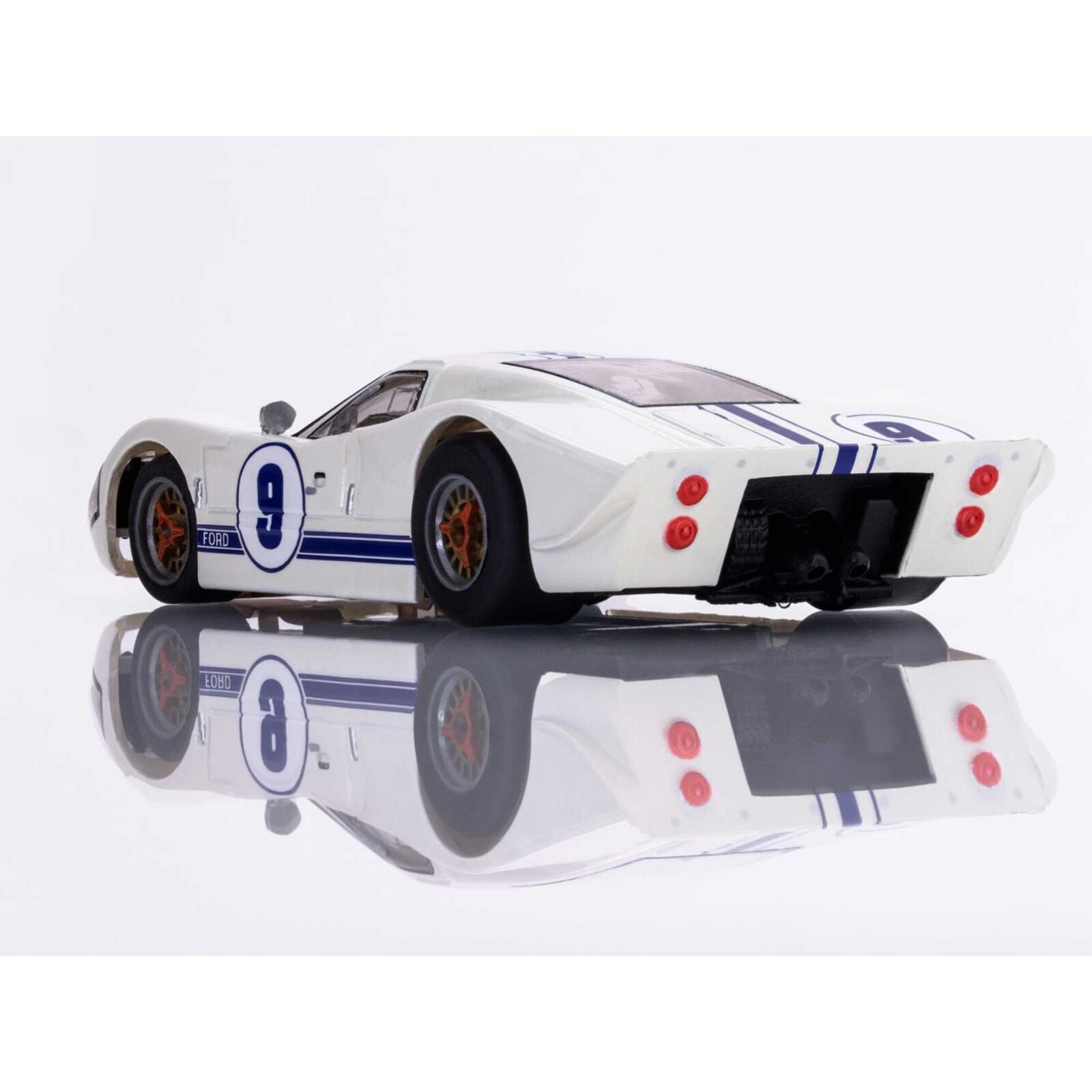 AFX - Ford GT40 Mark IV #9 Slot Car, White, Escala 1/64