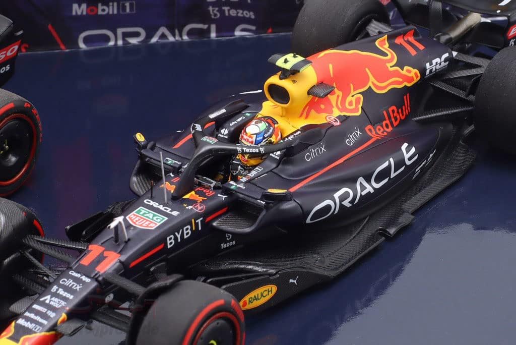 Minichamps - Red Bull - F1 Set 2X RB18 Team Oracle Red Bul Racing #1 Winner Emilia Romagna Italy GP World Champion 2022 Max Verstappen + #11 2nd Emilia Romagna Italy GP 2022 Sergio Pérez, escala 1:43