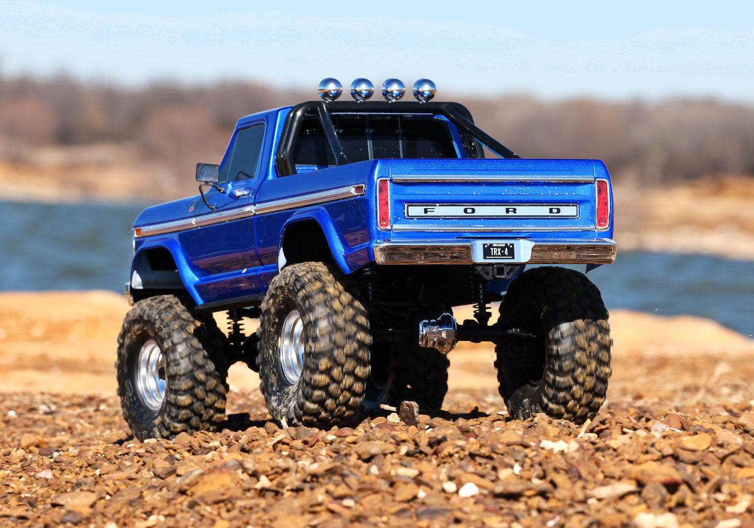 Traxxas - TRX-4 1/10 High Trail Edition RC Crawler w/'79 Ford F-150 Ranger XLT Body & TQi 2.4GHz Radio, Azul