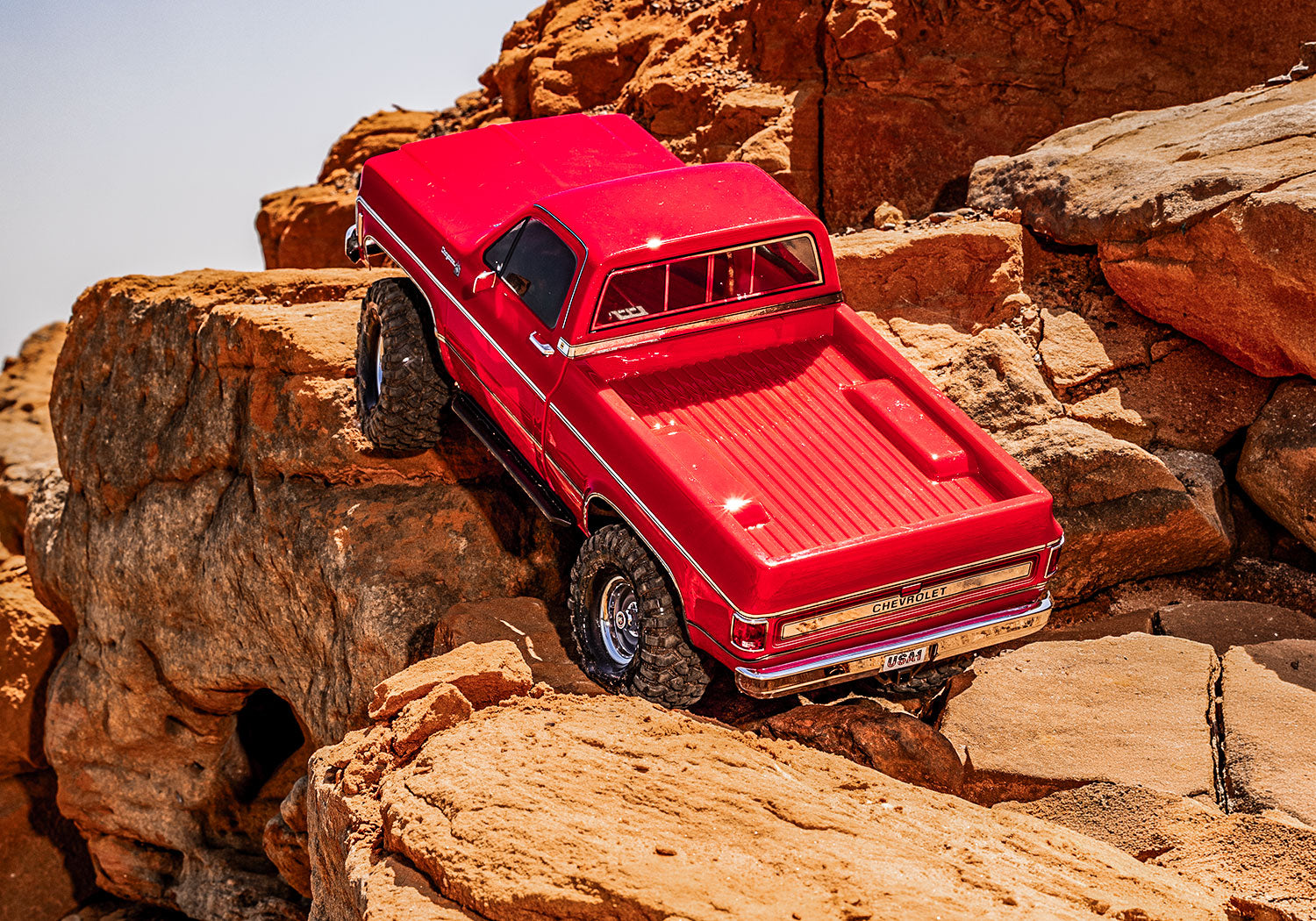 Traxxas - TRX-4® 1/10 4WD RTR Scale & Trail® Rock Crawler w/1979 Chevrolet® K10 Truck w/XL-5™ HV ESC & TQ™ 2.4GHz Radio, Roja