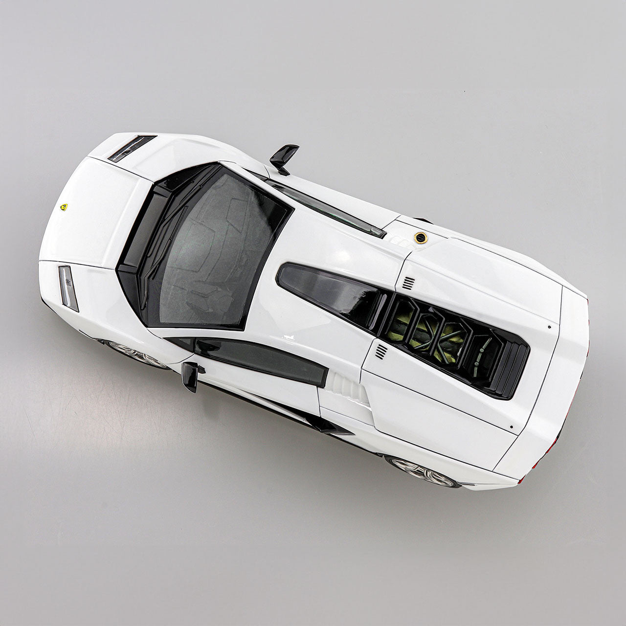 Aoshima Model Kits - 1/32 Snap Kit #19-A Lamborghini Countach LPI 800-4 (White)