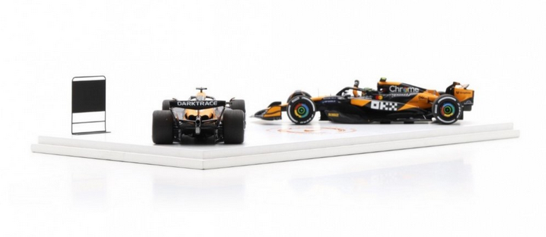Spark - McLaren MCL38 No.4 & No.81 Formula 1 Constructors' Champion 2024 Lando Norris & Oscar Piastri, escala 1:43