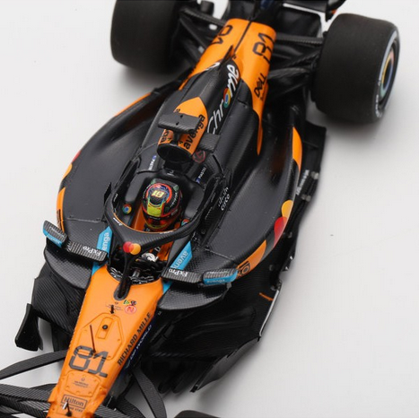 Spark - McLaren MCL39 No.81 McLaren Formula 1 Team Winner Chinese GP 2025 Oscar Piastri, escala 1:43