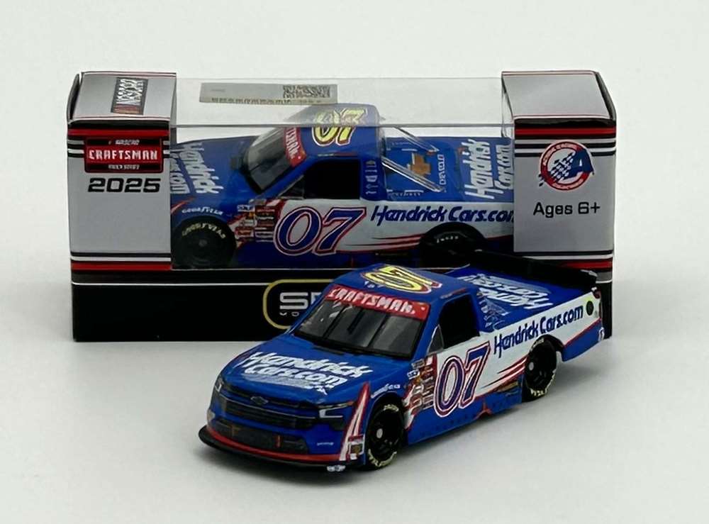 Lionel Racing - Kyle Larson #07 HendrickCars.com Homestead-Miami Win 2025 Silverado, escala 1:64