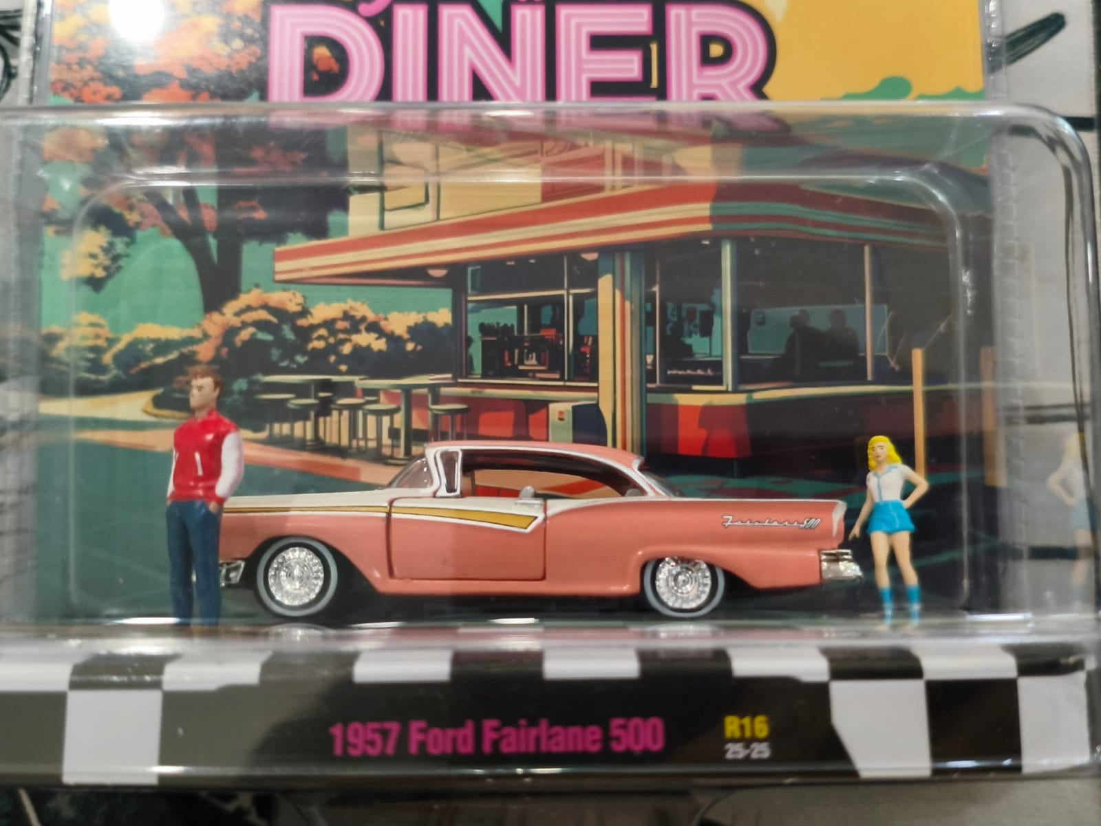 M2 MACHINES - 1957 Ford Fairlane 500 150 1/64