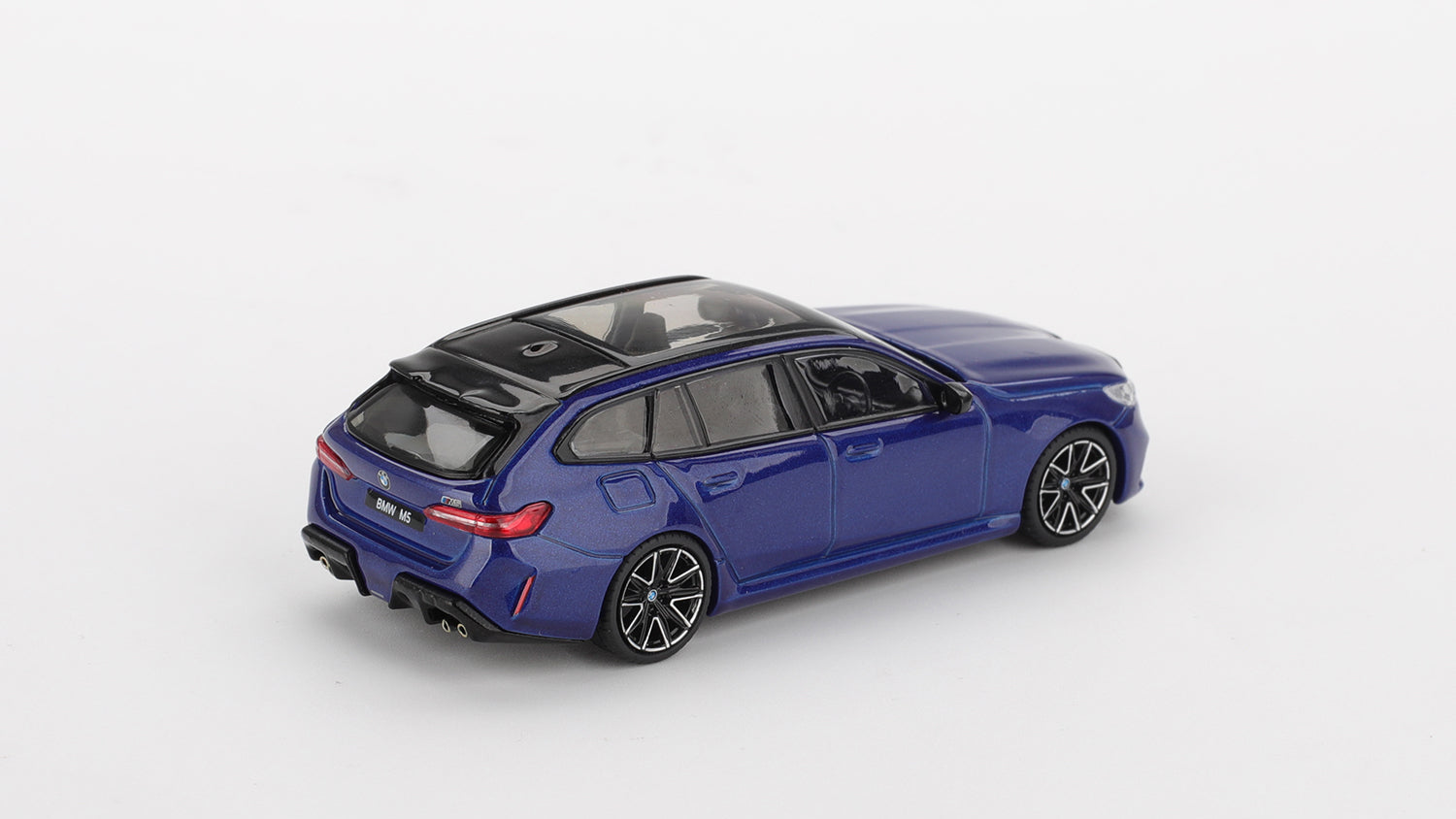 Mini GT - BMW M5 Touring Marina Bay Blue Metallic 1/64