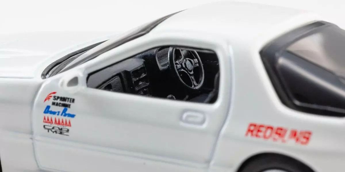 Kyosho - INITIAL D Mazda Savanna RX-7 (FC3S) (Takahashi Ryosuke), escala 1:64