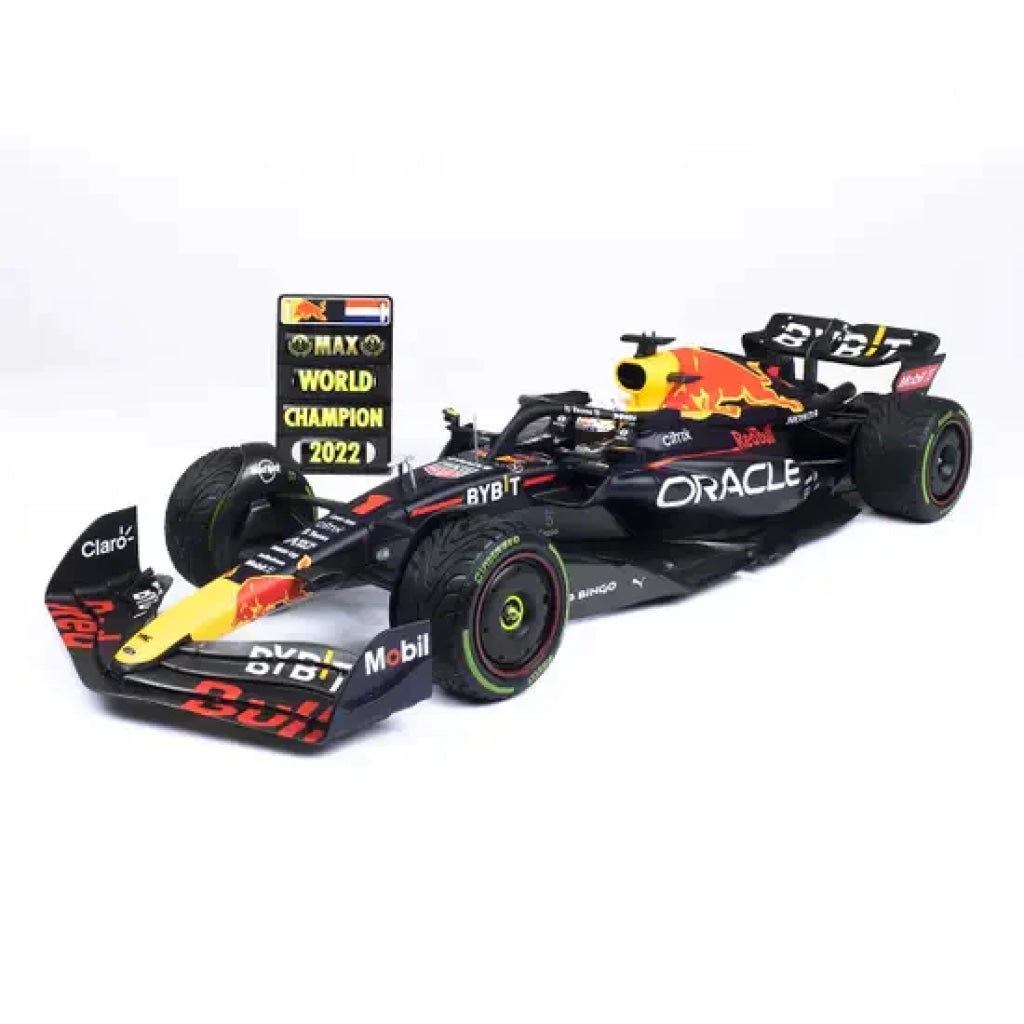 Minichamps - Red Bull F1 Rb18 Team Oracle Racing #1 Winner Japan Gp With Pit Board World Champion