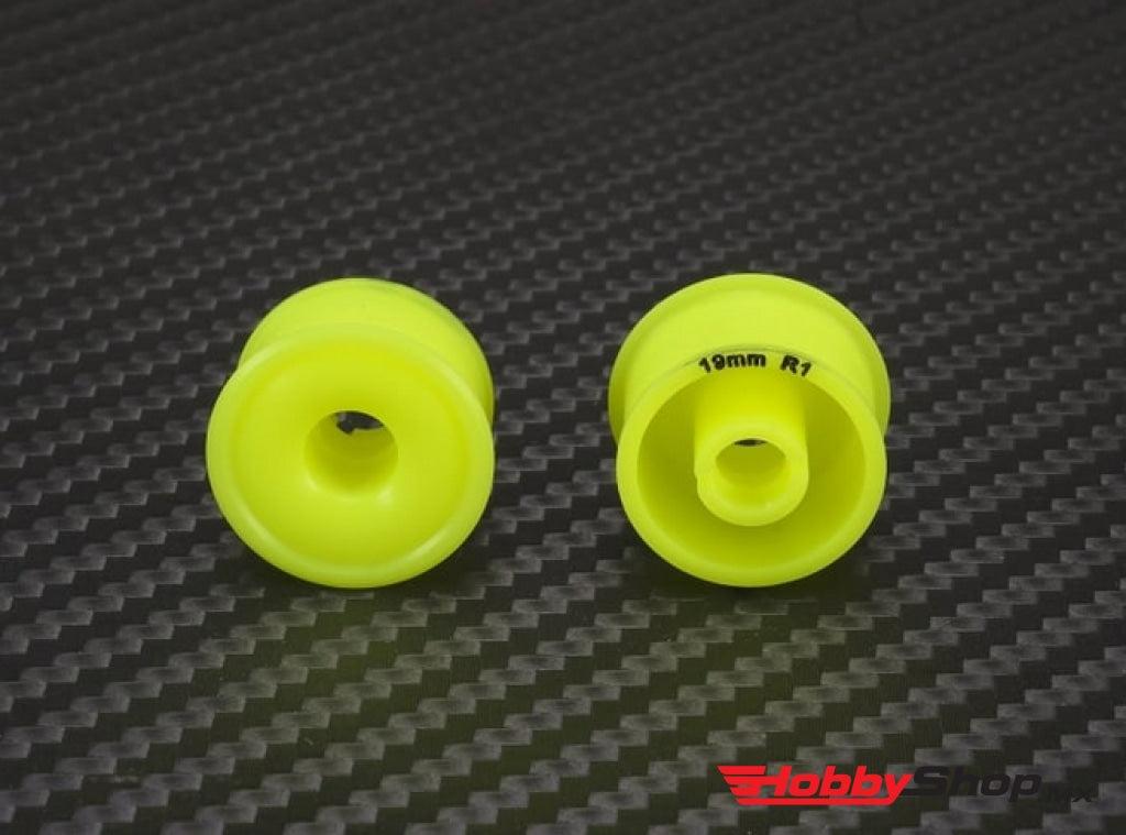 Pn Racing - Mini-Z 2Wd Machine Delrin Cut Yellow Formula 11X19Mm Flanged Wheel R1 En Existencia