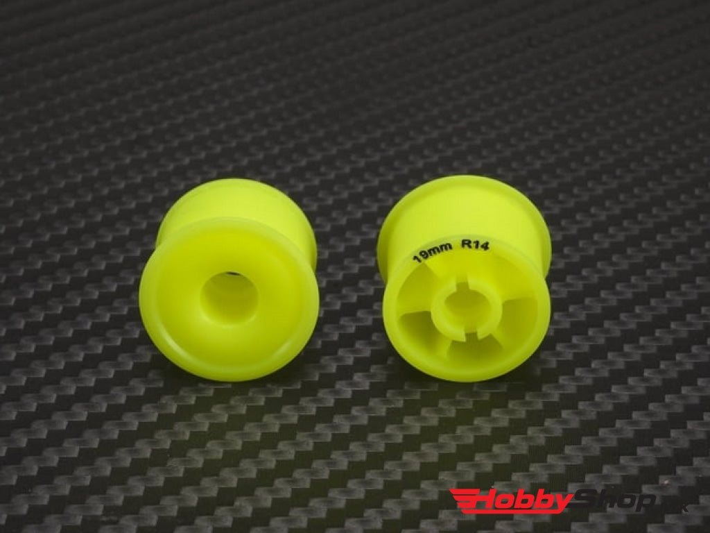 Pn Racing - Mini-Z 2Wd Machine Delrin Cut Yellow Formula 14X19Mm Flanged Wheel R14 En Existencia