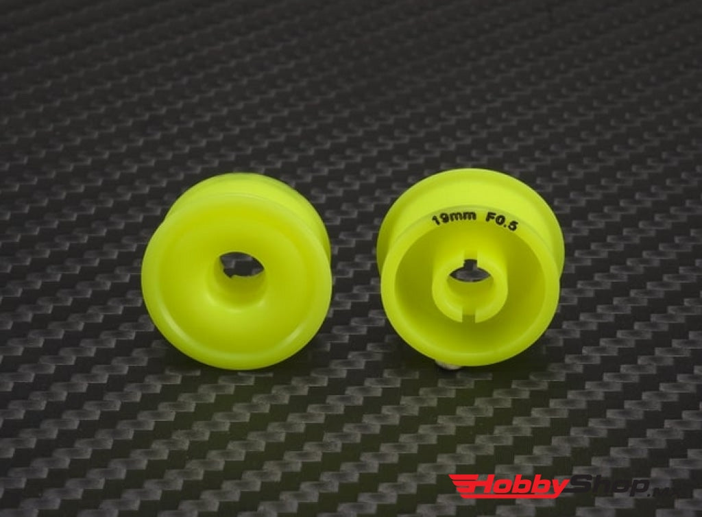 Pn Racing - Mini-Z 2Wd Machine Delrin Cut Yellow Formula 8.5X19Mm Flanged Wheel F05 En Existencia