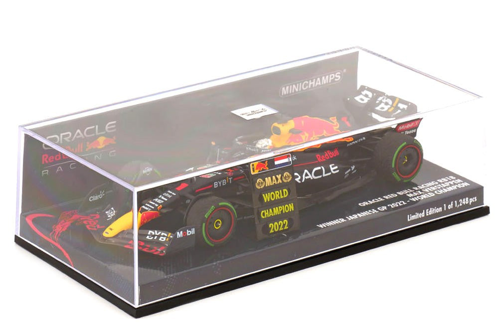 Minichamps - Oracle Red Bull Racing RB18 – Max Verstappen – Winner Japanese GP 2022 – W/Pitboard – World Champion, escala 1:43