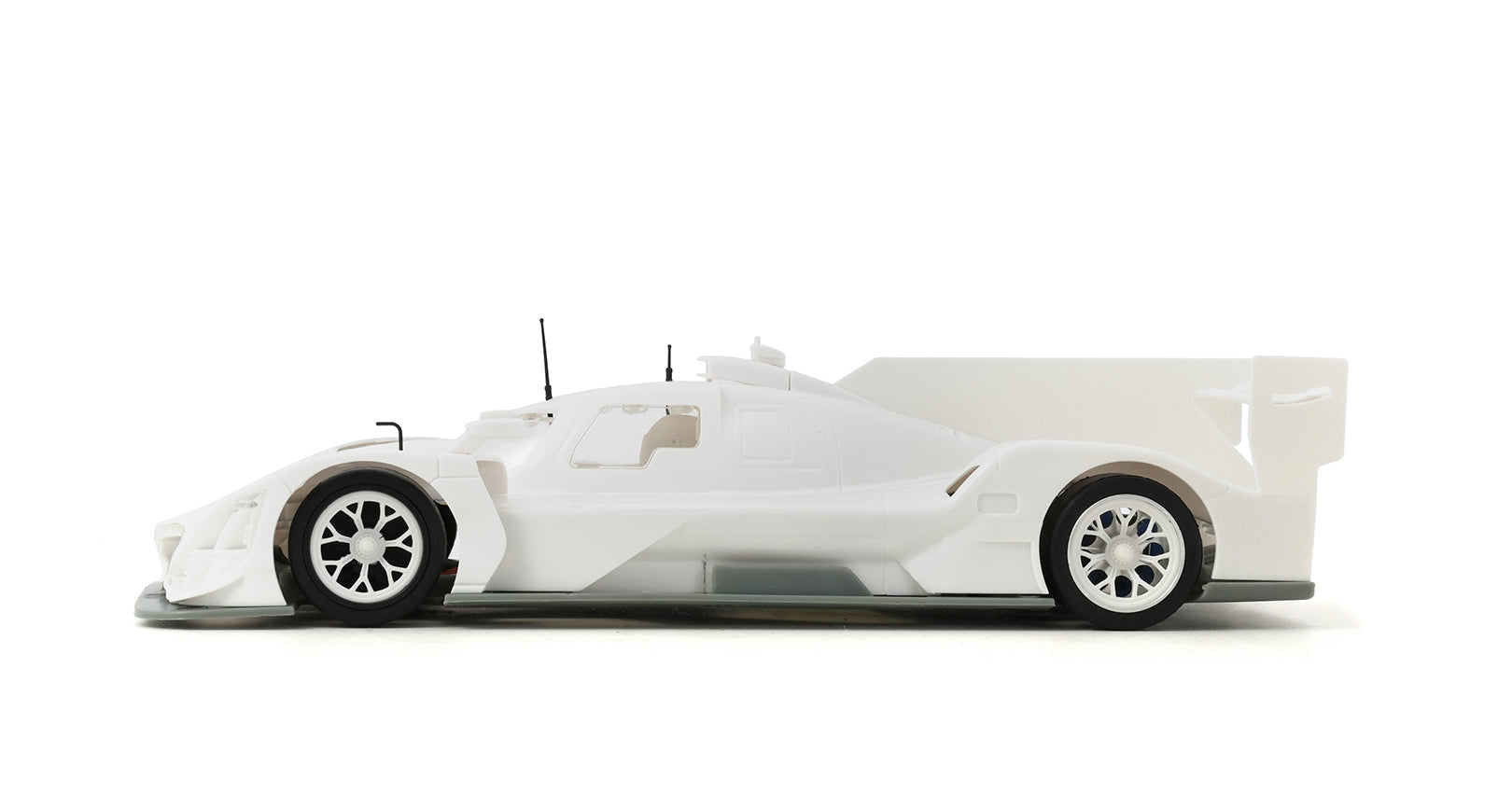 ScaleAuto - M-Hybrid GTP / Hypercar White Racing Kit Anglewinder RT4