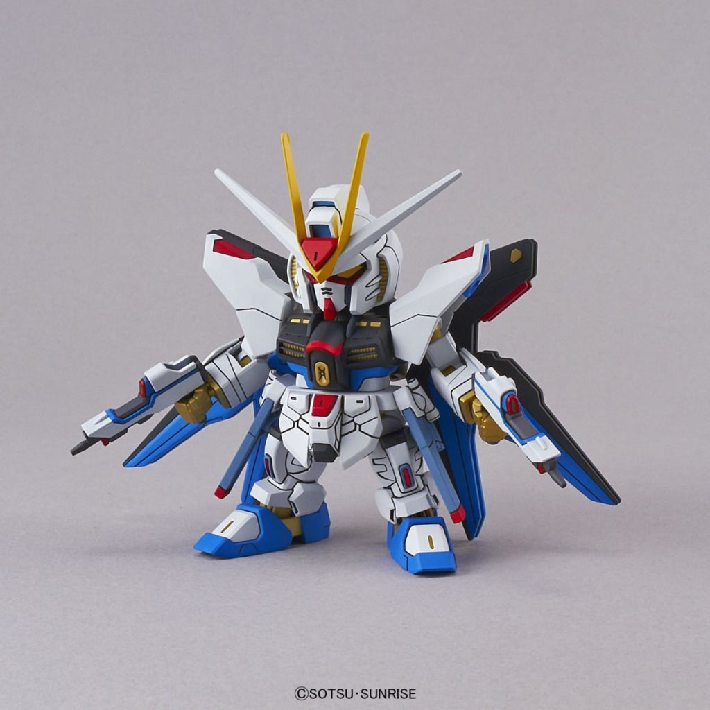 Bandai - 006 Strike Freedom Gundam Sd Ex-Standard Model Kit From Seed Destiny En Existencia