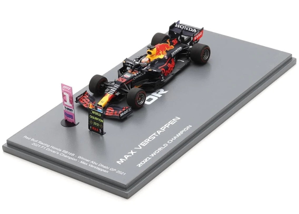 Spark - Max Verstappen Red Bull Racing Rb16B #33 Winner Abu Dhabi Gp 2021 With Board And World